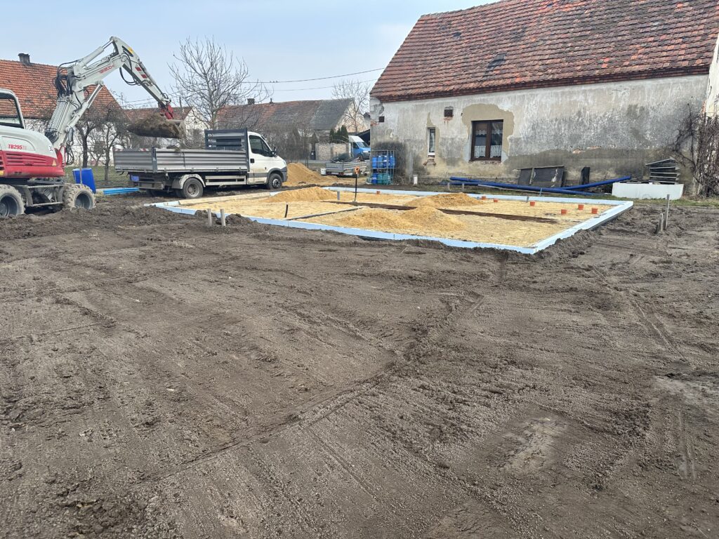 Roboty ziemne Środa Śląska – koparka Dzidek Trans
